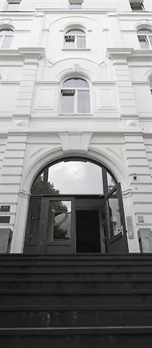 Hotel Yoho - The Young 3*